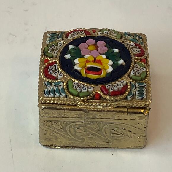 Small VTG Italian Gold Tone Floral Micro Mosaic Pill / Trinket Box Italy Antique - Picture 4 of 11